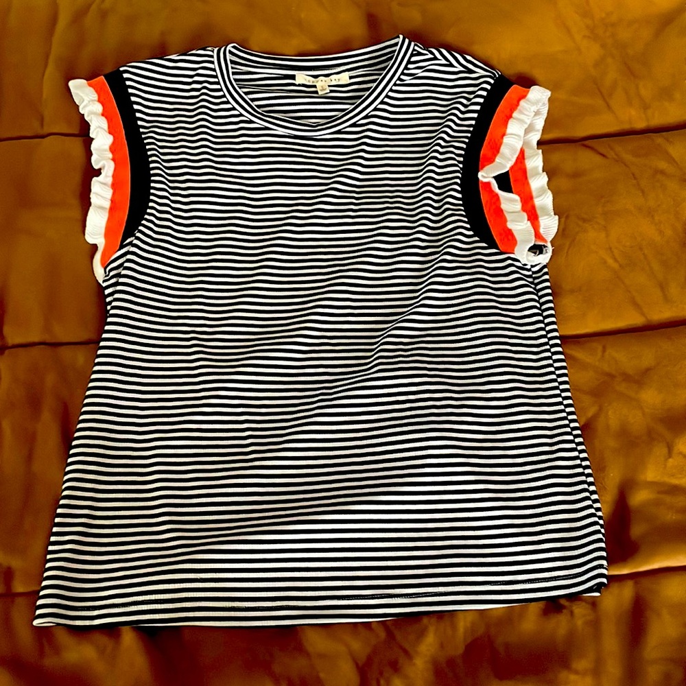 I am selling this super cute shirt worn one time!